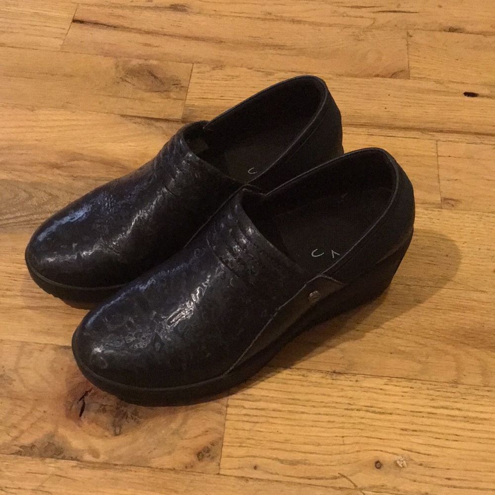 ♾ Infinity Glide Nursing Shoes